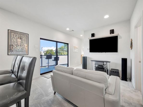 2802  Lee Street , Dallas Texas 75206