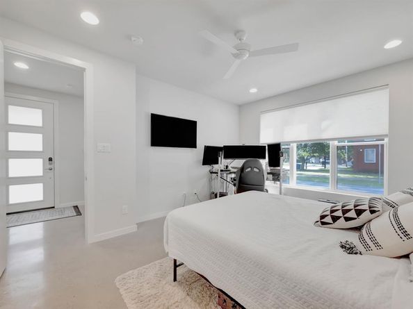2802  Lee Street , Dallas Texas 75206