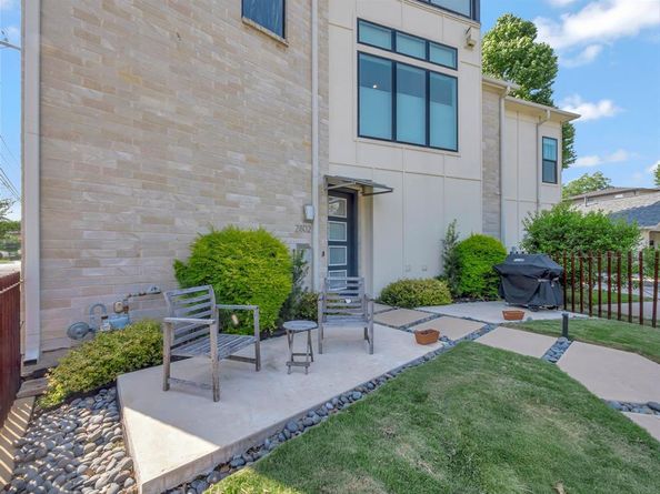 2802  Lee Street , Dallas Texas 75206