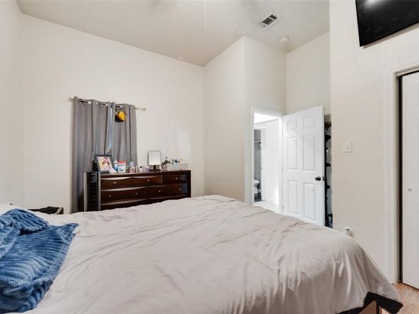 204  New York Avenue , Fort Worth Texas 76104