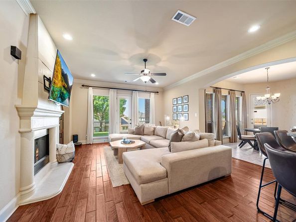5048  Exposition Way , Fort Worth Texas 76244