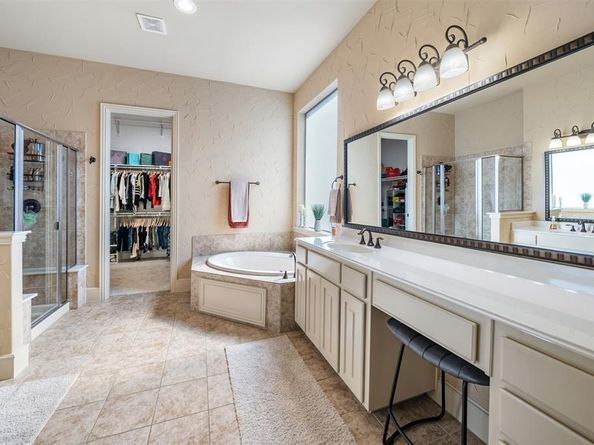 5048  Exposition Way , Fort Worth Texas 76244