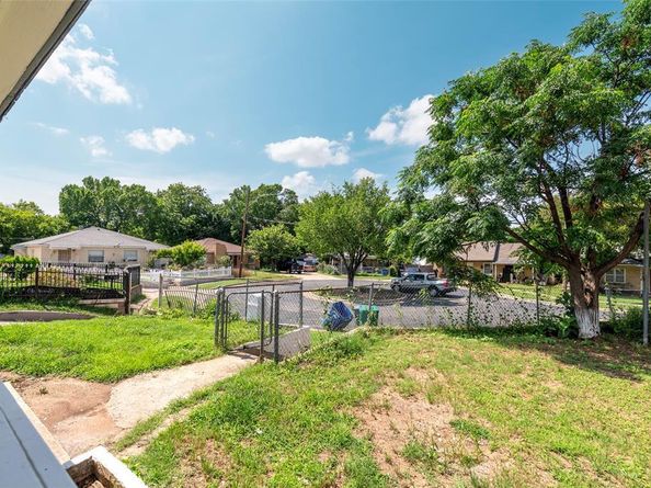 3924  Dismount Street , Dallas Texas 75211