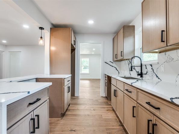 1515  Oak Meadows Drive , Dallas Texas 75232