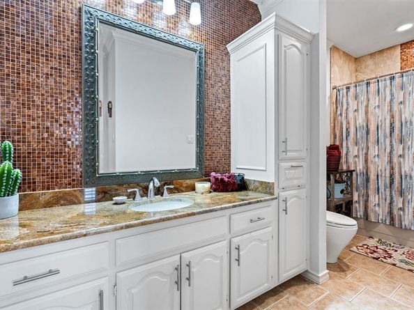 5919  Lindenshire Lane , Dallas Texas 75230