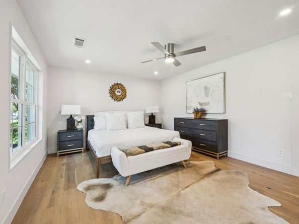 3145  Darvany Drive , Dallas Texas 75220