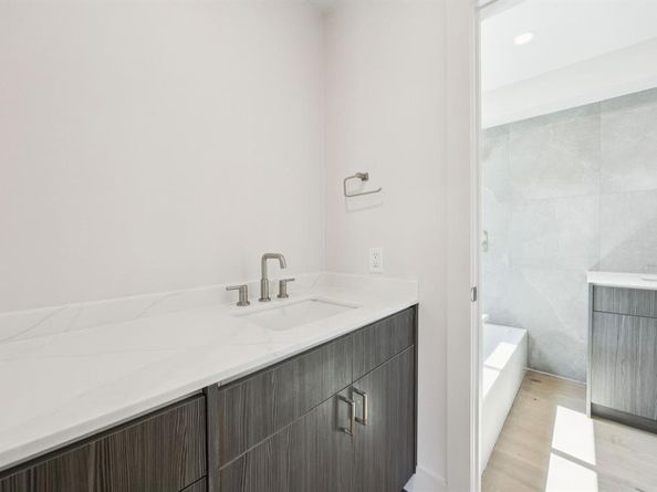 3145  Darvany Drive , Dallas Texas 75220