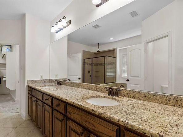 1517  Presley Way , Lantana Texas 76226