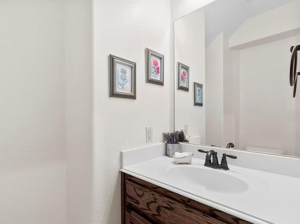 1517  Presley Way , Lantana Texas 76226