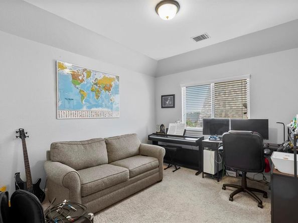 1517  Presley Way , Lantana Texas 76226