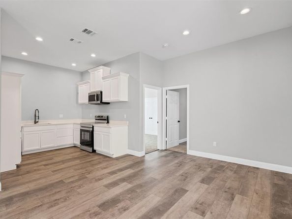 914 E Tucker Street , Fort Worth Texas 76104