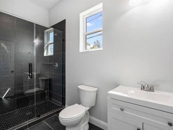 914 E Tucker Street , Fort Worth Texas 76104