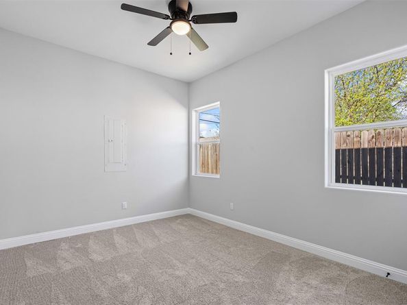 914 E Tucker Street , Fort Worth Texas 76104