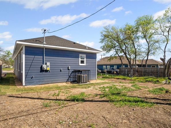 914 E Tucker Street , Fort Worth Texas 76104