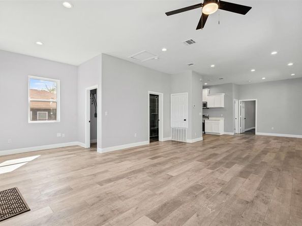 914 E Tucker Street , Fort Worth Texas 76104