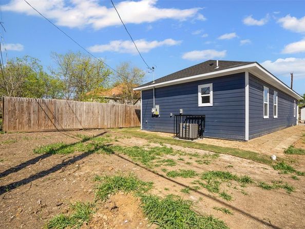 914 E Tucker Street , Fort Worth Texas 76104