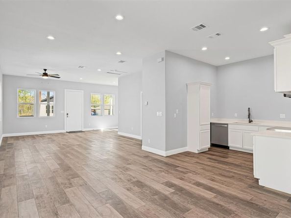 914 E Tucker Street , Fort Worth Texas 76104