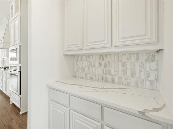 801  Turnbull Avenue , Fort Worth Texas 76247