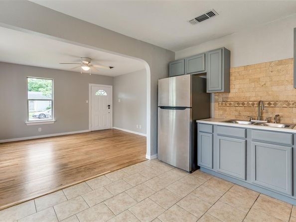 2524  Malvern Trail , Fort Worth Texas 76105