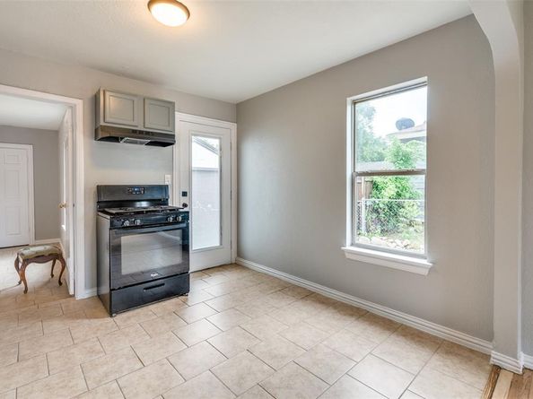 2524  Malvern Trail , Fort Worth Texas 76105