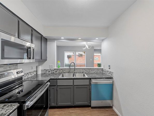 6738  Eastridge Drive  104, Dallas Texas 75231