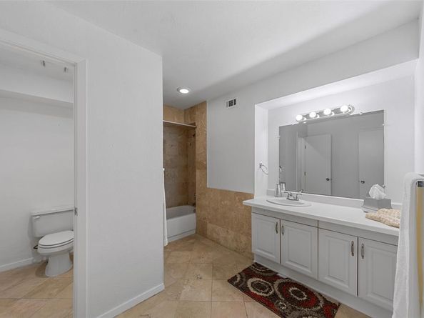 6738  Eastridge Drive  104, Dallas Texas 75231