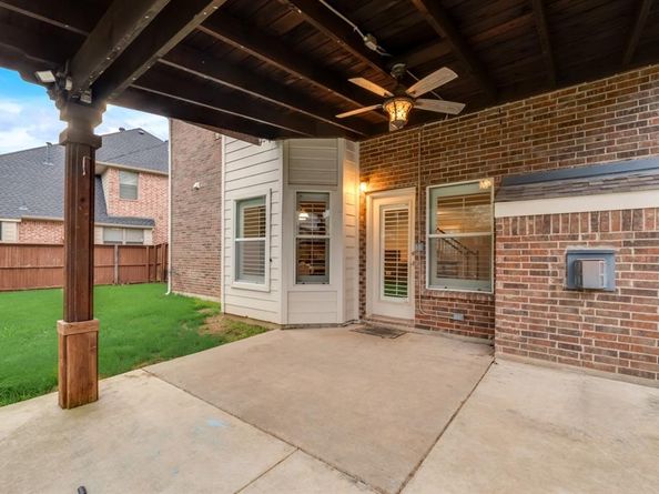 851  Carolina Way , Lantana Texas 76226
