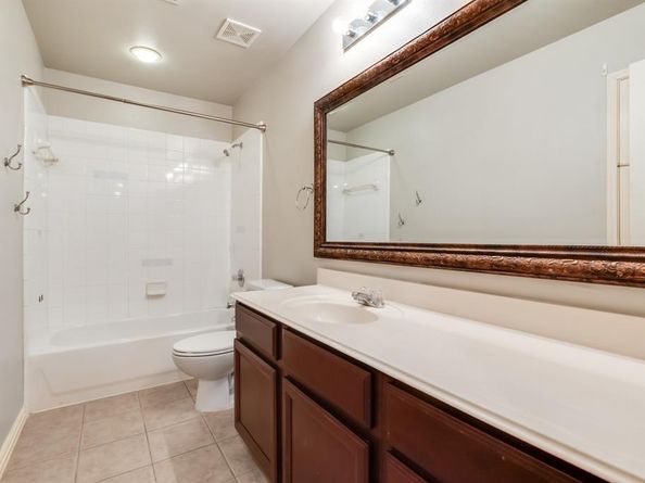 851  Carolina Way , Lantana Texas 76226