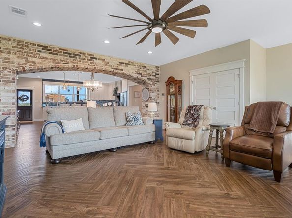 5050  Helton Road , Justin Texas 76247