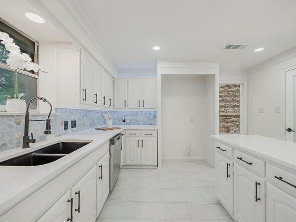 62  Legend Road , Benbrook Texas 76132