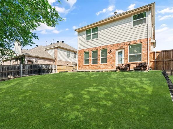 1217  Mackey Street , Garland Texas 75040