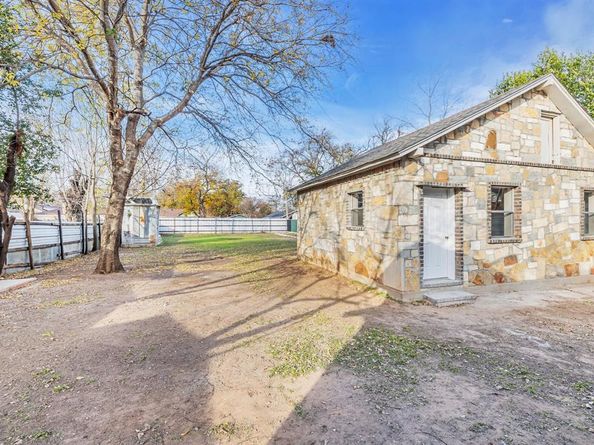 1921  Eden Avenue , Haltom City Texas 76117