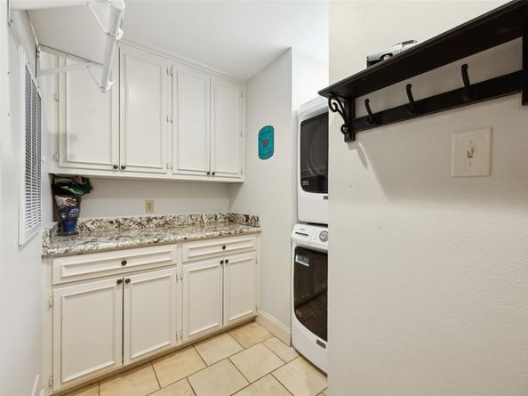 7008  Joyce Way , Dallas Texas 75225