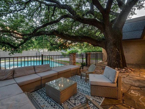 7008  Joyce Way , Dallas Texas 75225