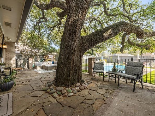 7008  Joyce Way , Dallas Texas 75225