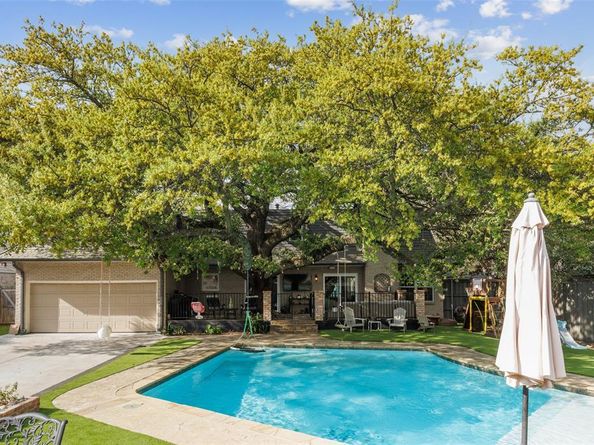 7008  Joyce Way , Dallas Texas 75225