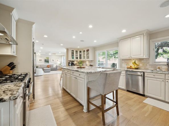 7008  Joyce Way , Dallas Texas 75225