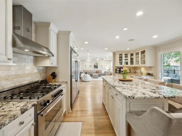 7008  Joyce Way , Dallas Texas 75225