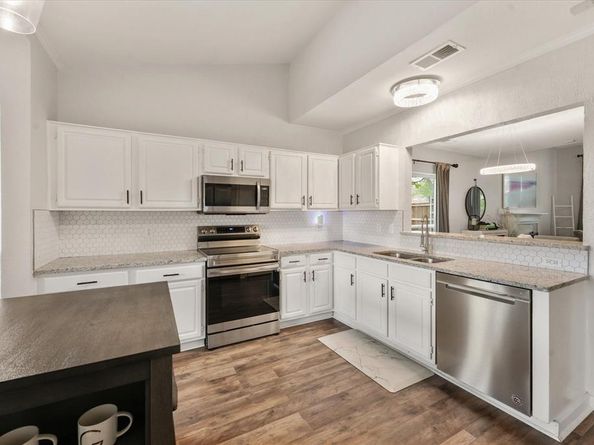 2245  Villawood Lane , Garland Texas 75040