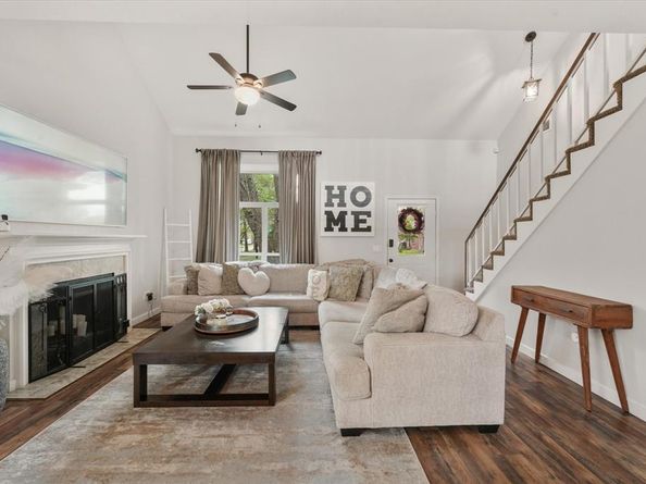 2245  Villawood Lane , Garland Texas 75040