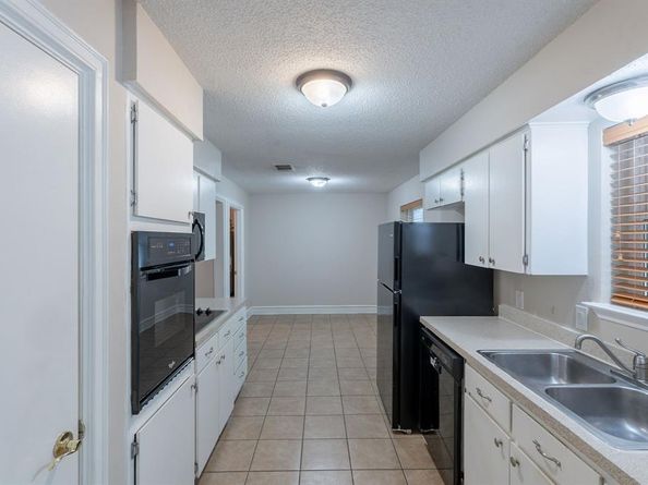 1011  John Reagan Street , Benbrook Texas 76126