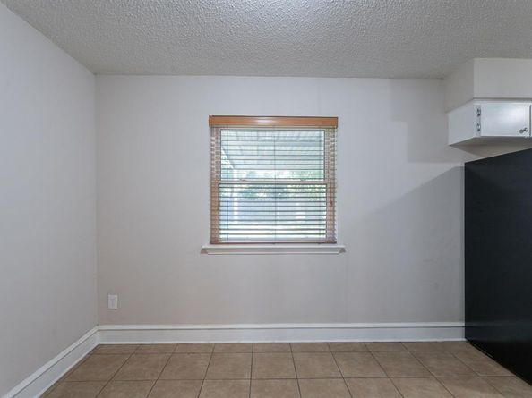 1011  John Reagan Street , Benbrook Texas 76126