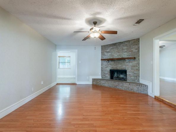 1011  John Reagan Street , Benbrook Texas 76126