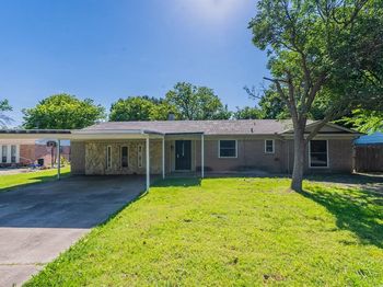 1011  John Reagan Street 