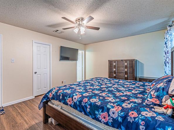 8110  Macgregor Drive , Arlington Texas 76002