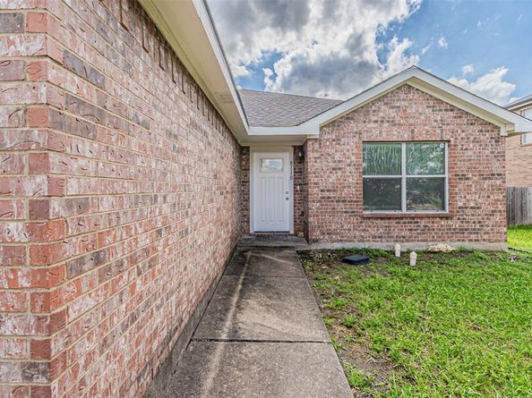 8110  Macgregor Drive , Arlington Texas 76002