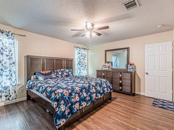 8110  Macgregor Drive , Arlington Texas 76002