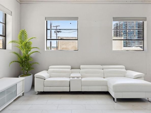 215 N Walton Street  2, Dallas Texas 75226