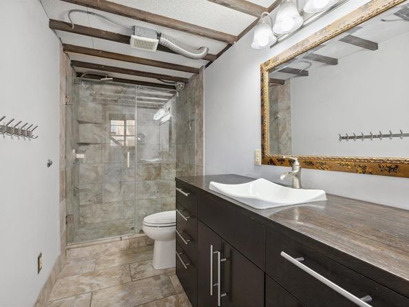 215 N Walton Street  2, Dallas Texas 75226