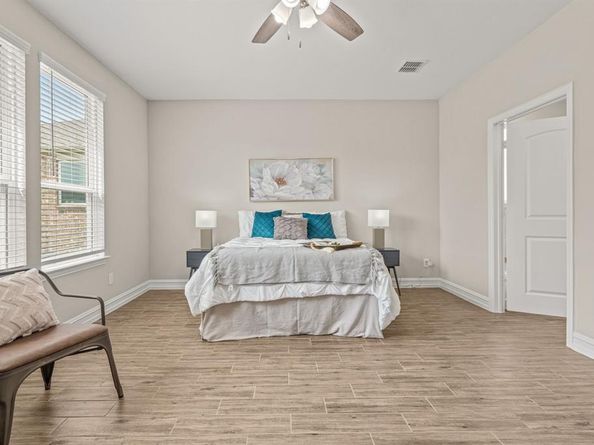 712  Freedom Lane , Little Elm Texas 76227